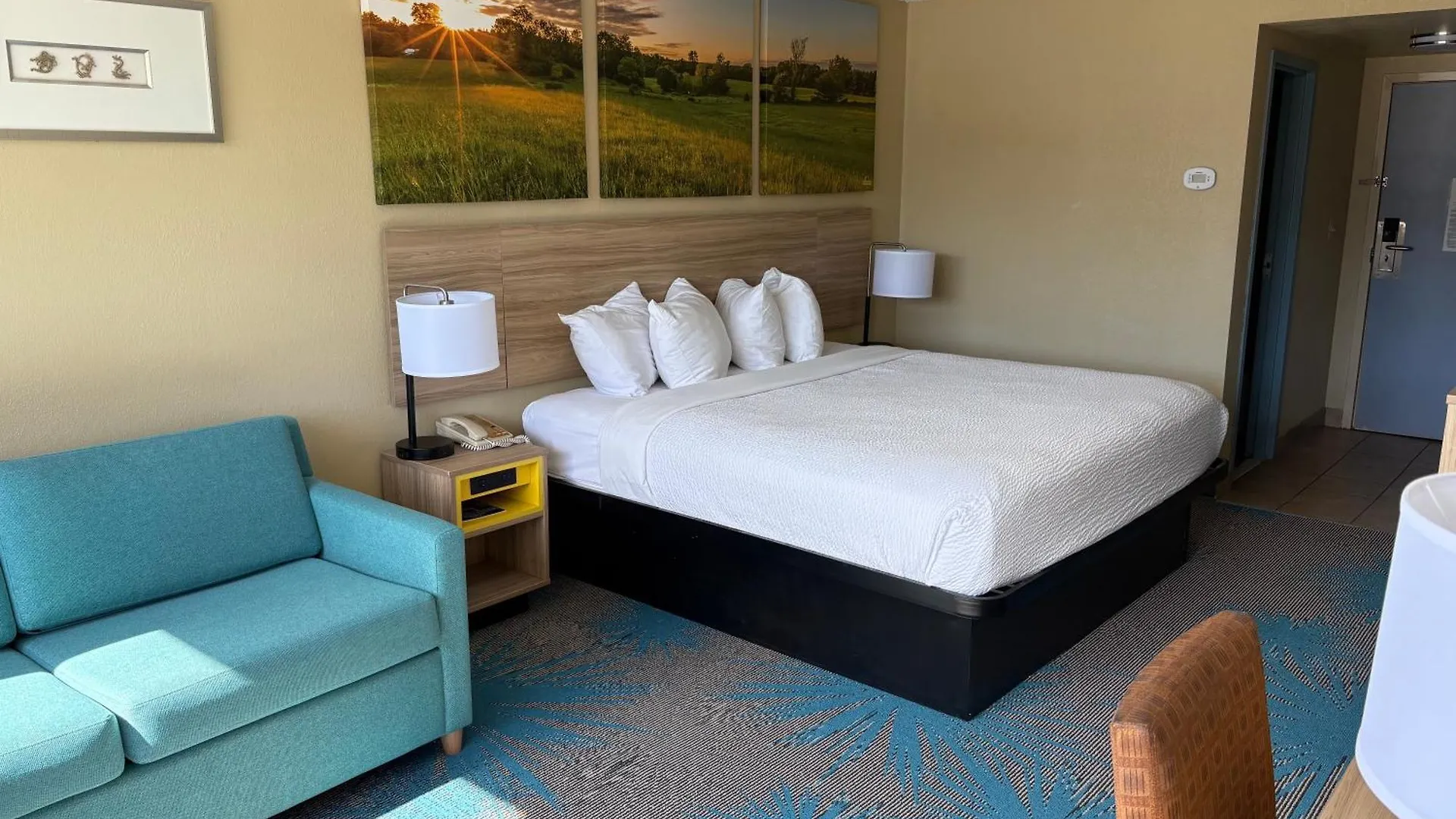 5 Budget Hotels Near High Water Mark of the Rebellion Monument