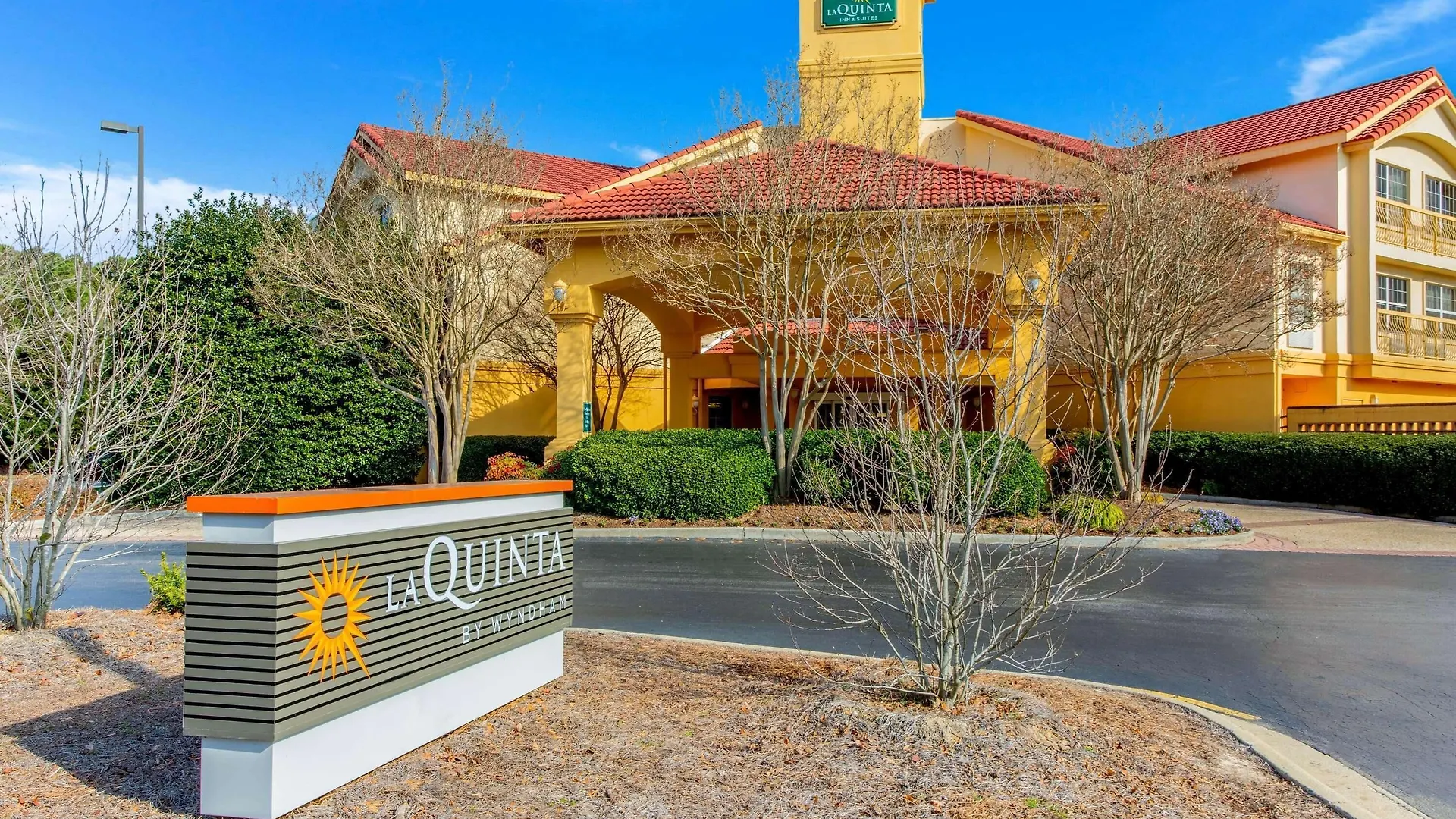 4 Romantic Stays Near Umstead State Park Worth Booking