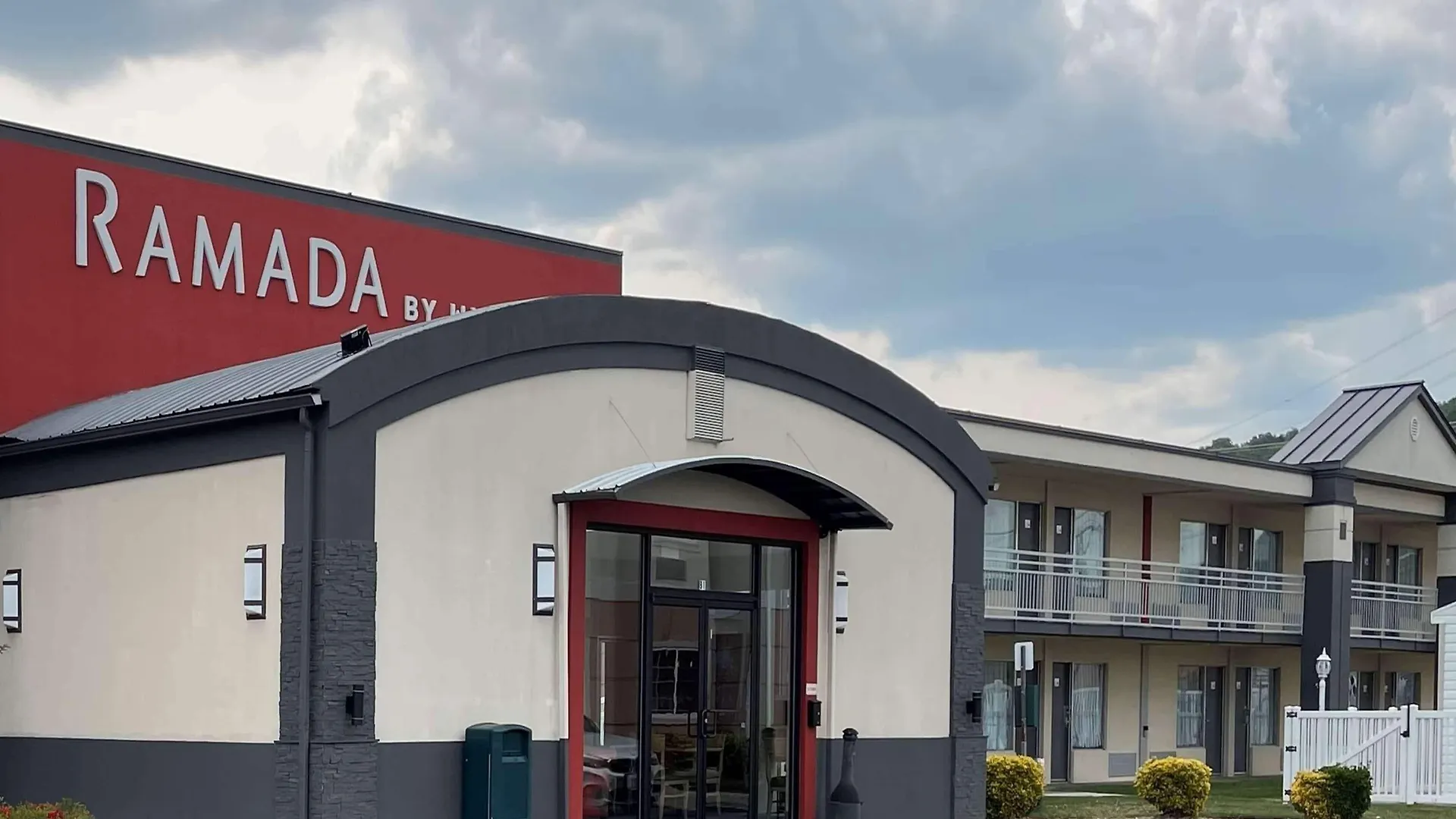 4 Budget-Friendly Hotels Close to Blue Ridge Community College