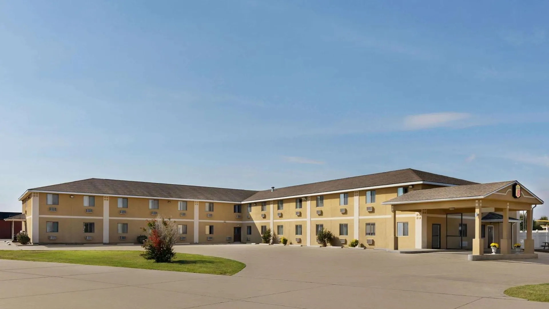 4 Couple-Friendly Hotels Close to Intl College of Bible Theology