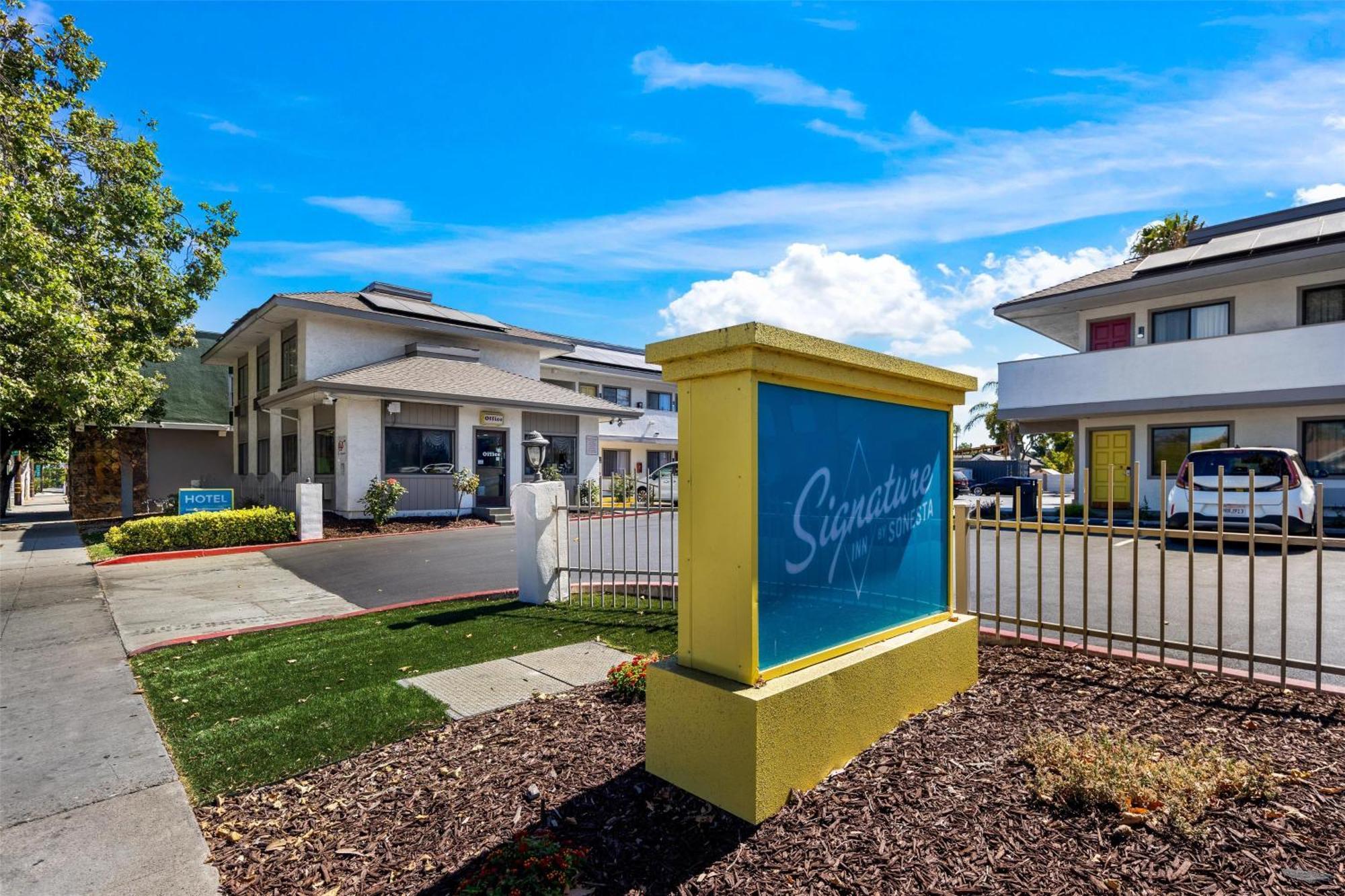 4 Smart Airport Hotels Near Municipal Rose Garden to Book