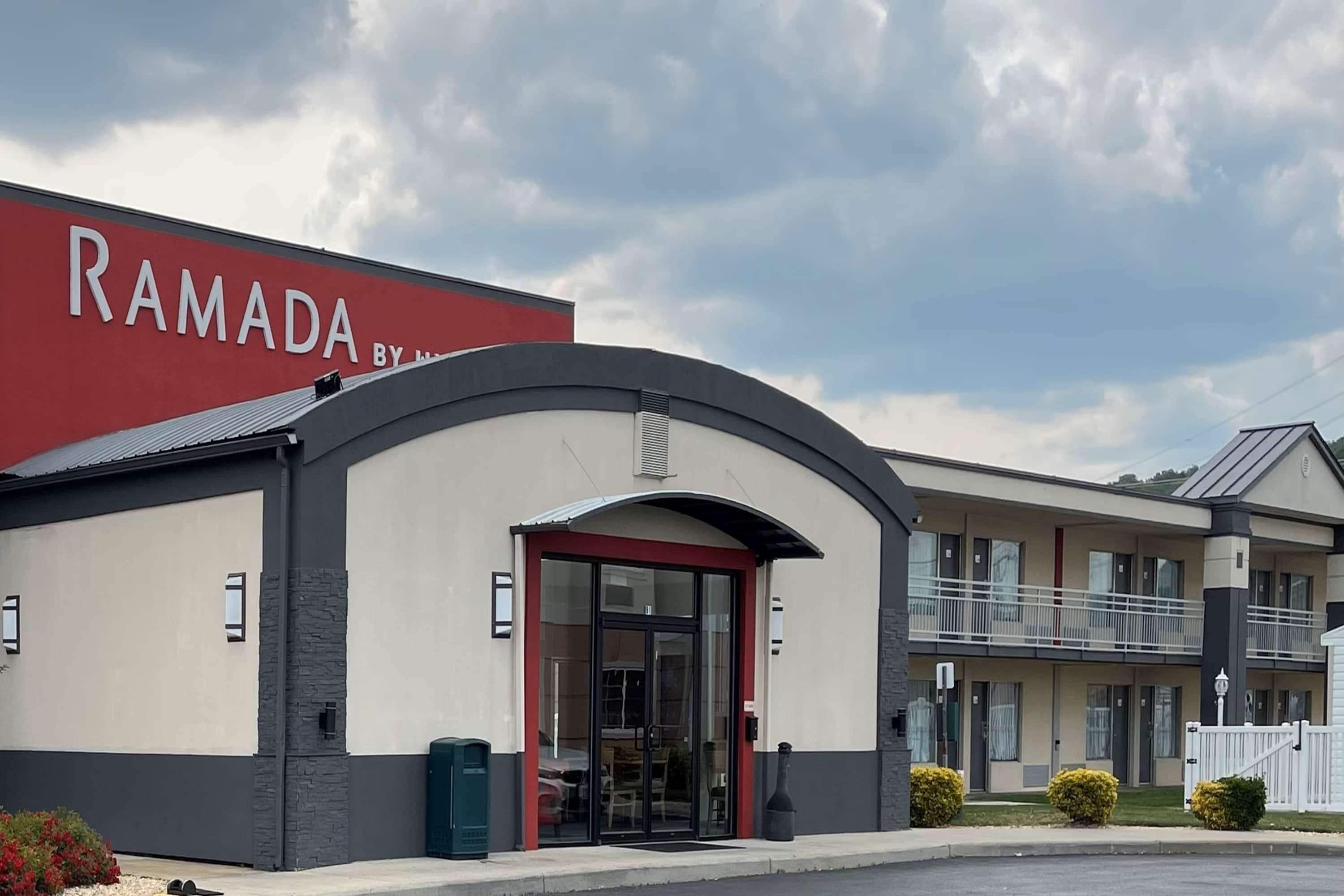 4 Budget-Friendly Hotels Close to Blue Ridge Community College