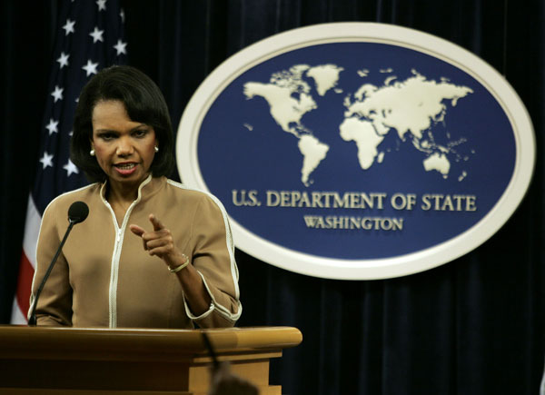 Rice delivers a special briefing on Middle East peace in July 2006